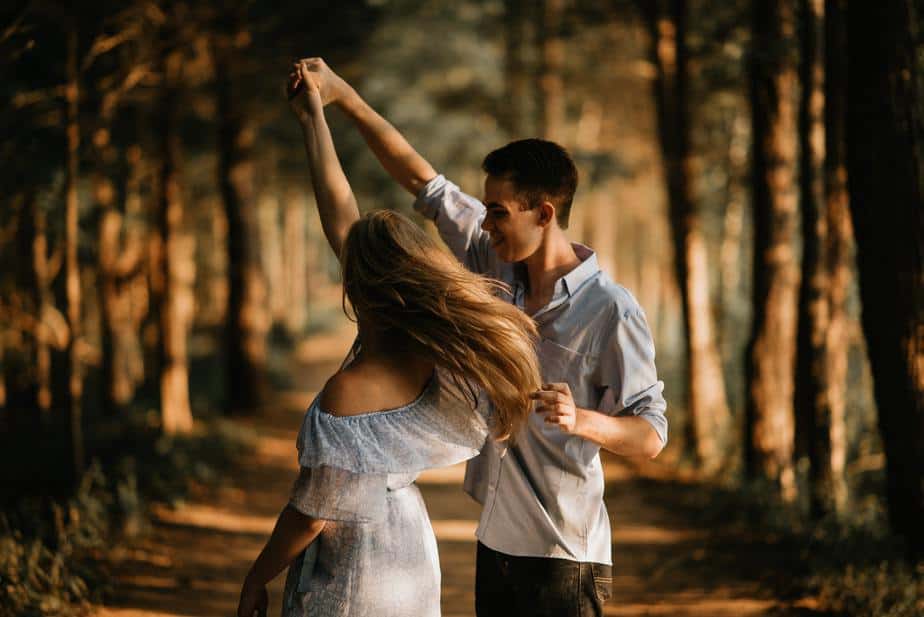 Daten Met Een Vrouw Die Zegt Waar Het Op Staat Kan Intimiderend Zijn, Maar Het Verandert Ook Je Leven Daten Met Een Vrouw Die Zegt Waar Het Op Staat Kan Intimiderend Zijn, Maar Het Verandert Ook Je Leven