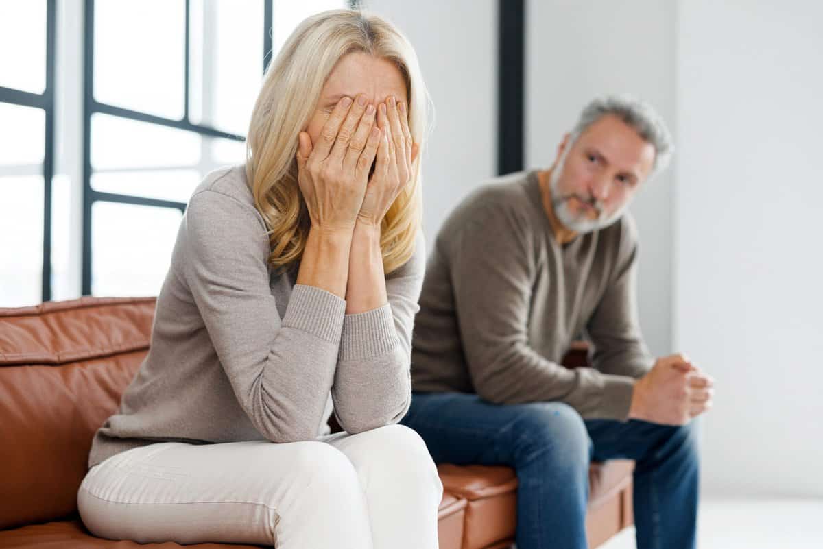 10 Anzeichen dafür, dass du einen gutmeinenden Mann geheiratet hast, der als Partner ungewollt nutzlos ist 10 Anzeichen dafür, dass du einen gutmeinenden Mann geheiratet hast, der als Partner ungewollt nutzlos ist