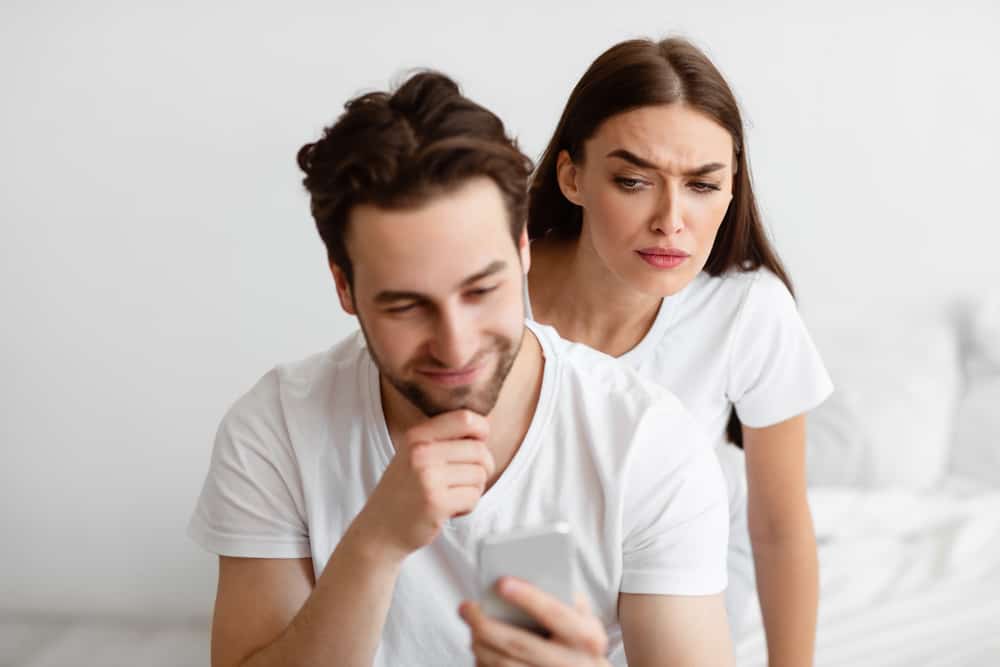 12 merkkiä siitä, että narsisti tajuaa menettäneensä otteensa sinusta