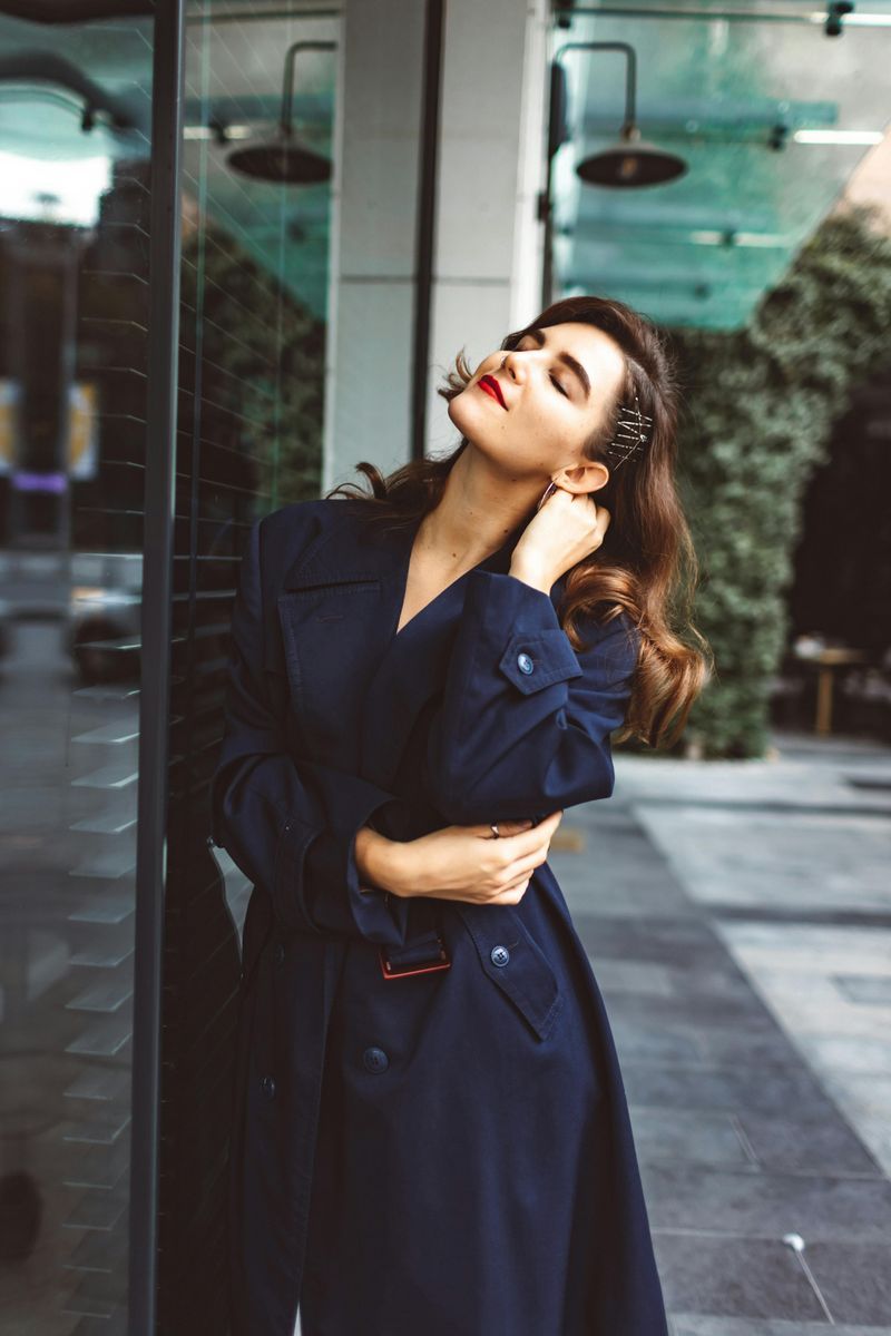 Fragile Self-Esteem Behind a Confident Exterior Fragile Self-Esteem Behind a Confident Exterior