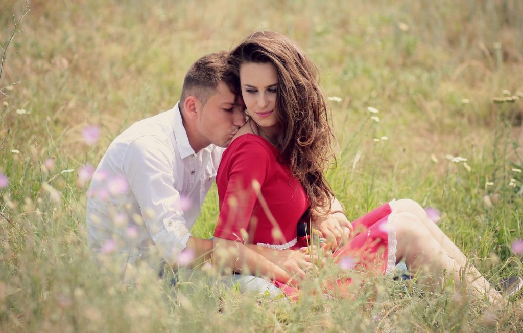 14 Kleine Dingen Die Op Liefde Lijken, Maar Die Eigenlijk Manipulatie Zijn