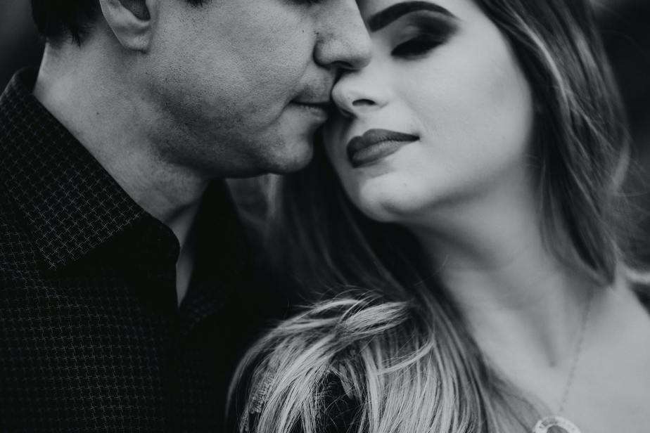 Blijf Single Tot Je Iemand Vindt Die Achter Jou Aan Zit