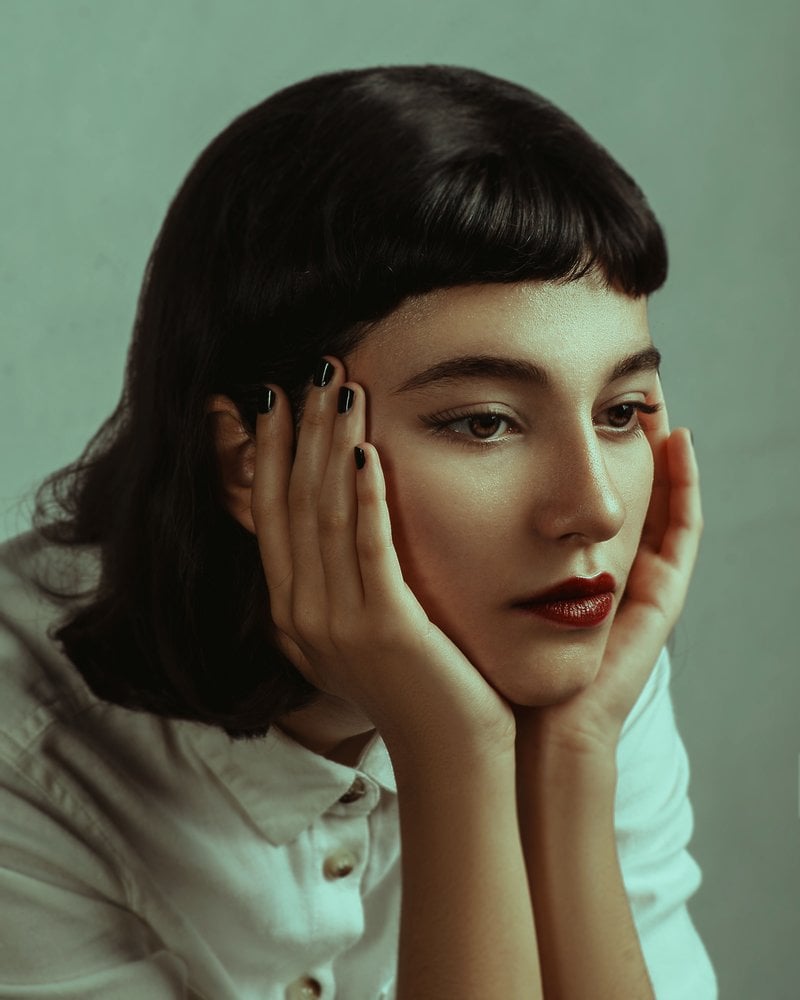 Portrait of Thinking Woman &middot; Free Stock Photo